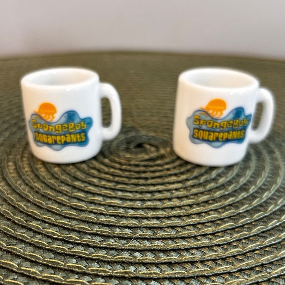 Set of 2 Vintage SpongeBob SquarePants Mini Mugs 2002 Viacom Miniatures Ceramic. - Picture 3 of 6